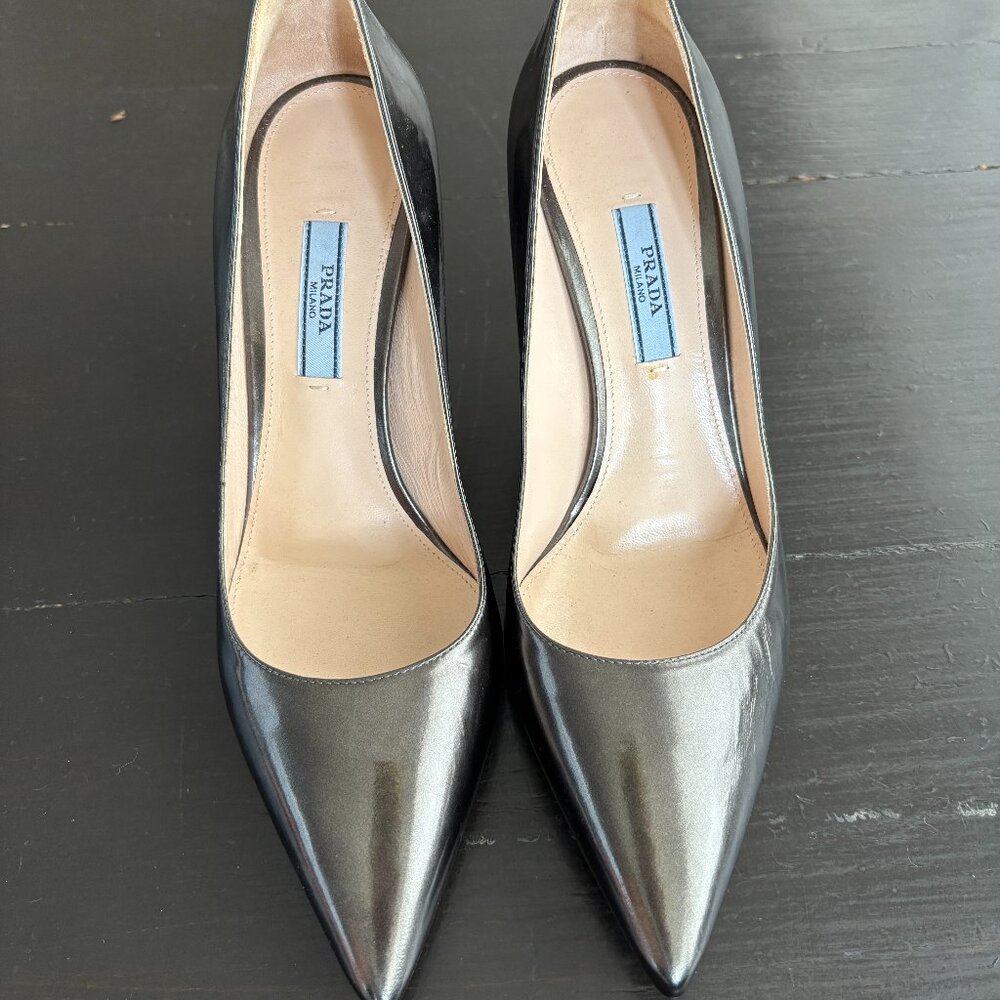 Prada Pewter Metallic Leather Pointed Toe Pumps – Size 37.5 (BRAND NEW)